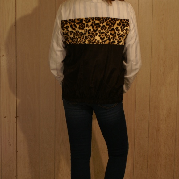 Beautiful Lightweight Leopard Print Wind Jacket - Picture 6 of 9